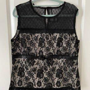 NEW YORK & CO - BLACK LACE TOP - L